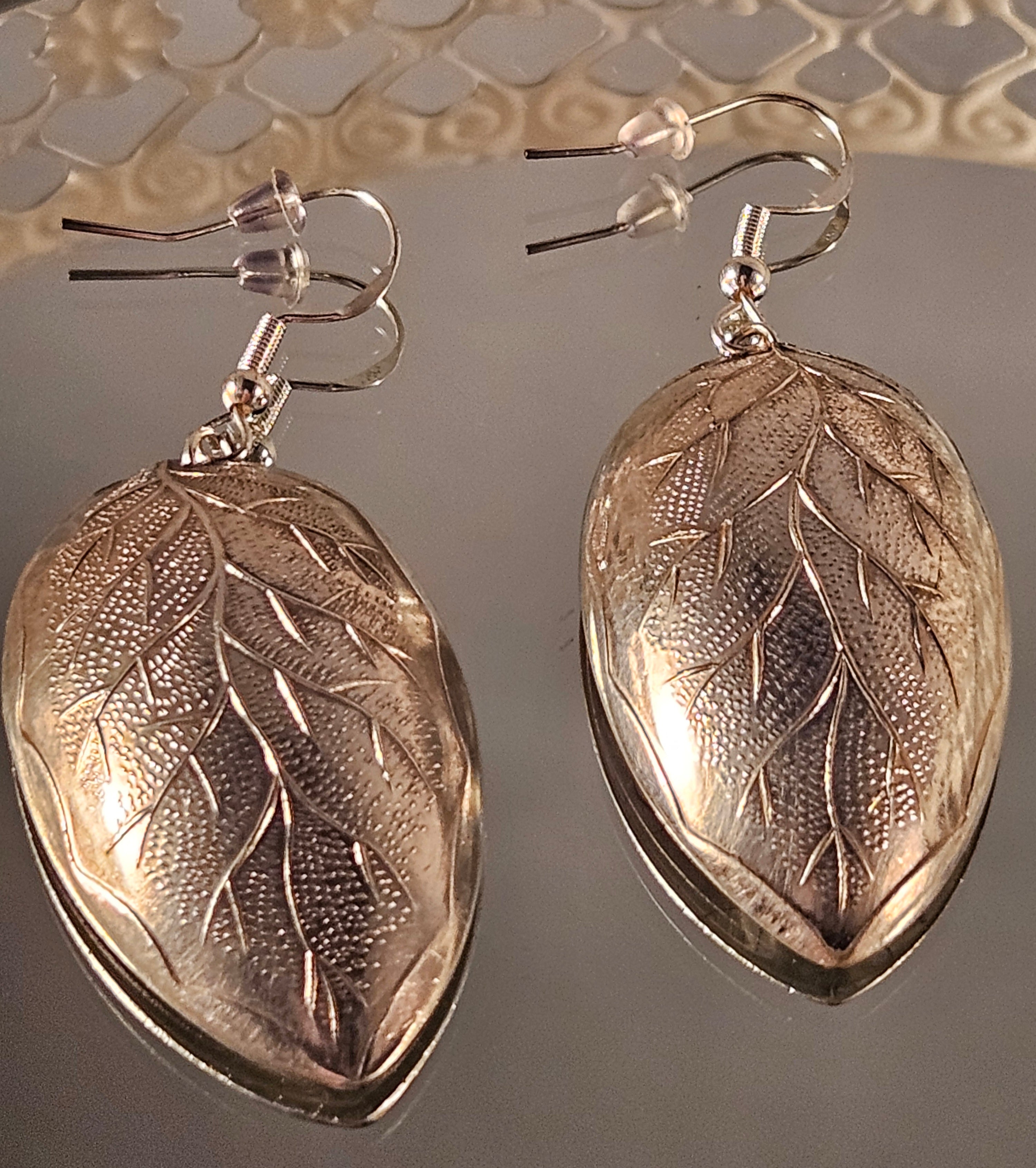 Boucles d'oreilles "grandes feuilles" argentées