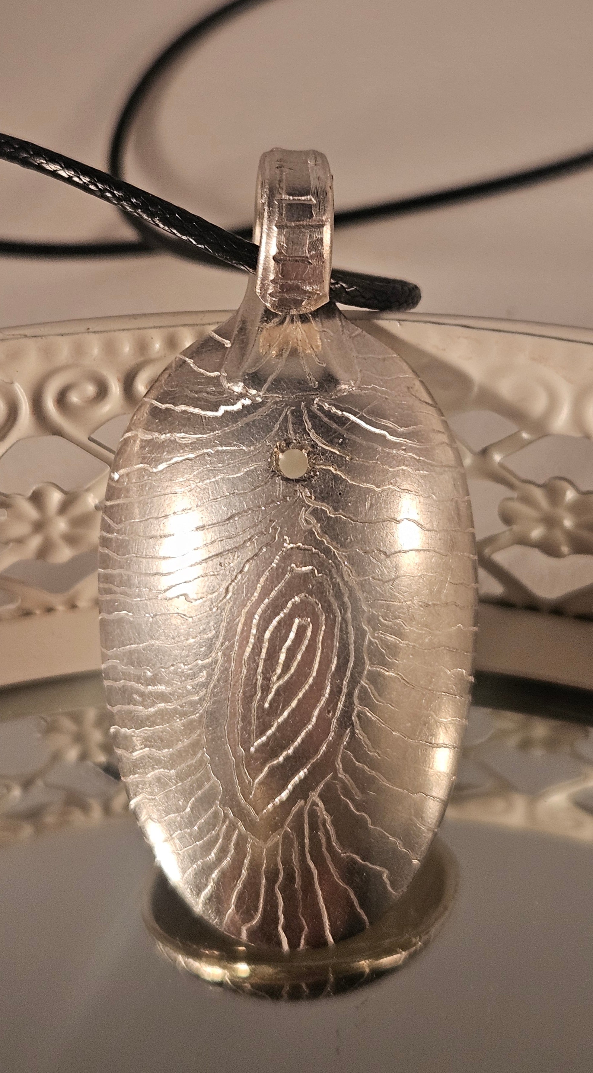 Pendentif "feuille" en argent