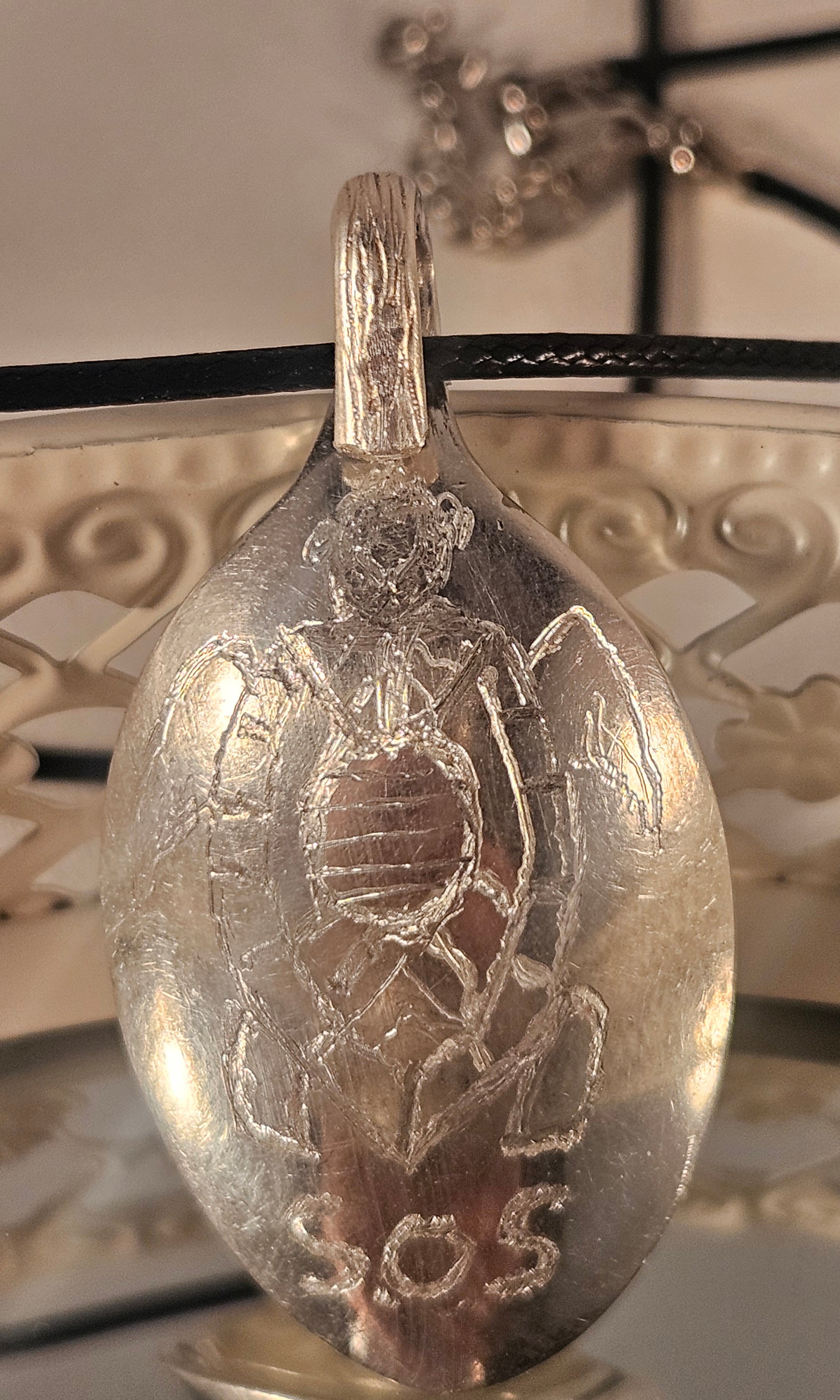 Pendentif "SOS"